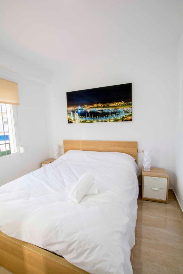 Apartamentos Los Alamos Sardinero ตอร์เรโมลิโนส ภายนอก รูปภาพ