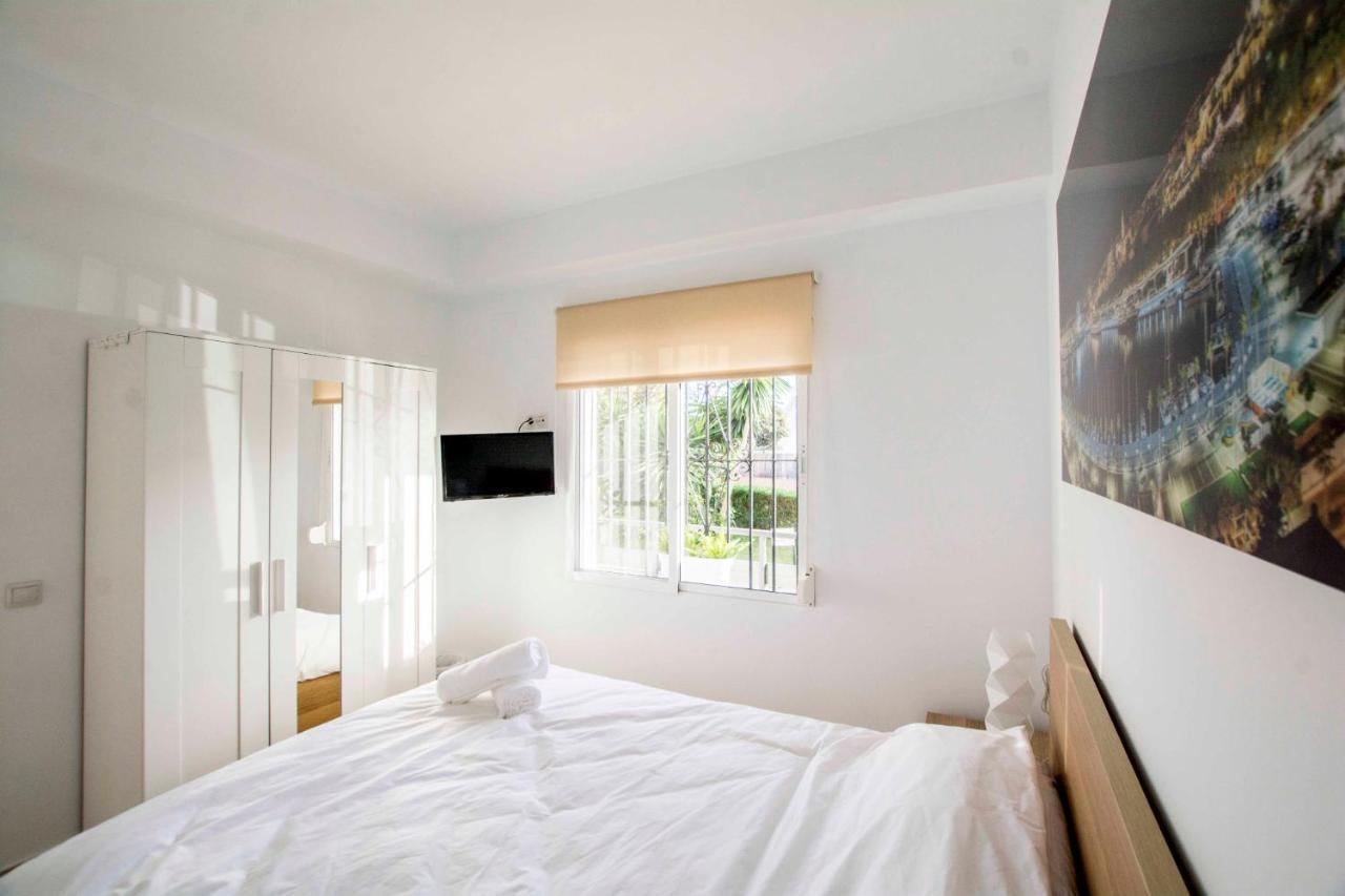 Apartamentos Los Alamos Sardinero ตอร์เรโมลิโนส ภายนอก รูปภาพ