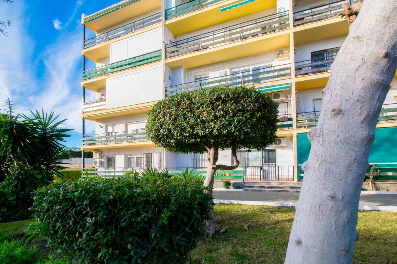 Apartamentos Los Alamos Sardinero ตอร์เรโมลิโนส ภายนอก รูปภาพ