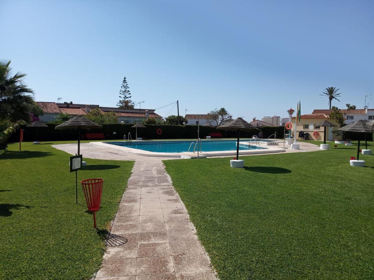 Apartamentos Los Alamos Sardinero ตอร์เรโมลิโนส ภายนอก รูปภาพ